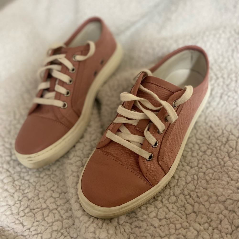 ((SOLD)) Authentic 💯 Gucci shoes